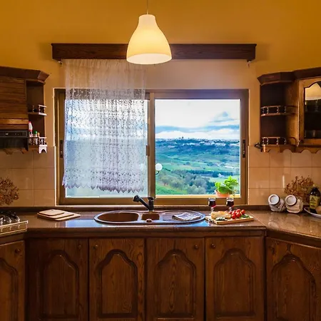 Sunset View House בית נופש *